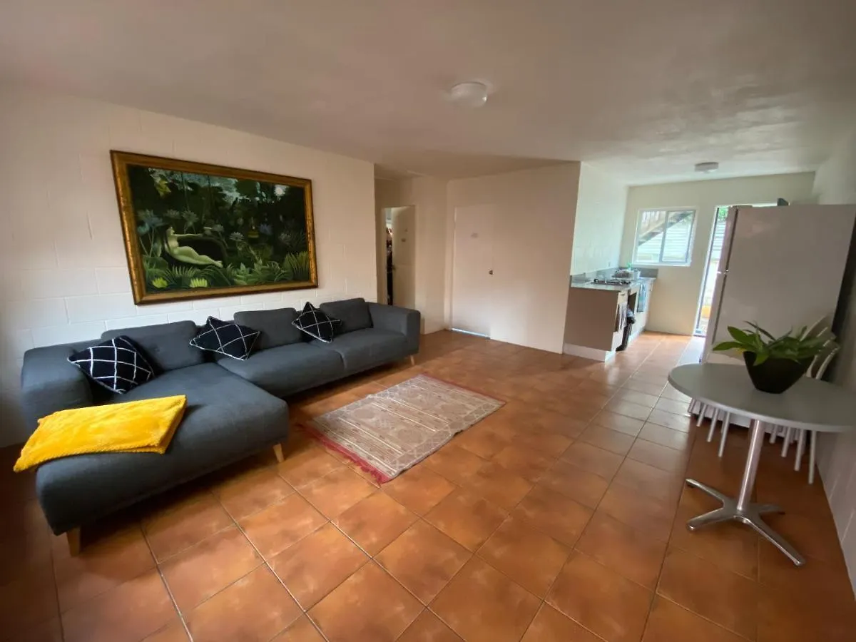 Albergue Dolphins Backpackers Sunshine Beach Hostal